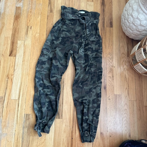 Zara Pants - Zara Green Camouflage Joggers